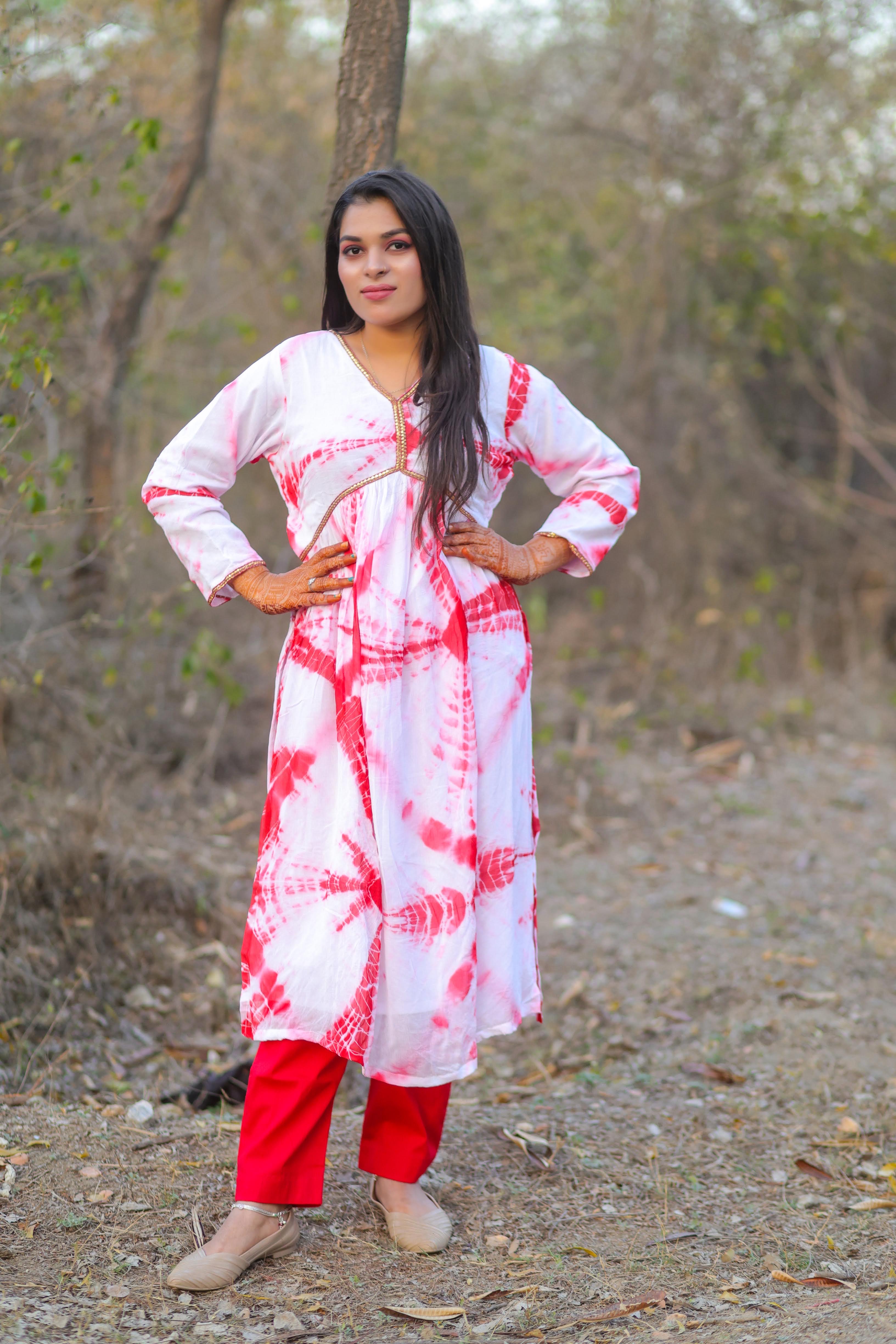 Avelia Bandhani Tie and Dye Kurta and Pant Set